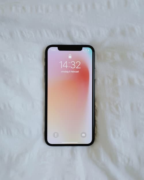 حامل هاتف ذكي للسيارة مع شاحن MagSafe